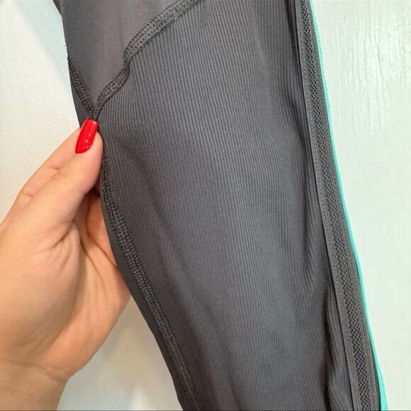 Lululemon Race With Grace Crop Leggings | Size 6 | Soot / Bali Breeze - Picture 7 of 9